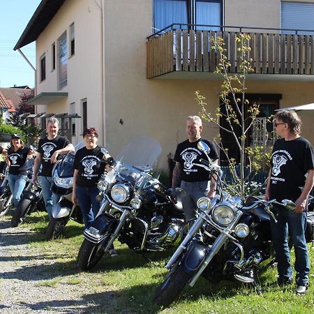 Vronis Ferienwohnungen Muhlingen Esterno foto