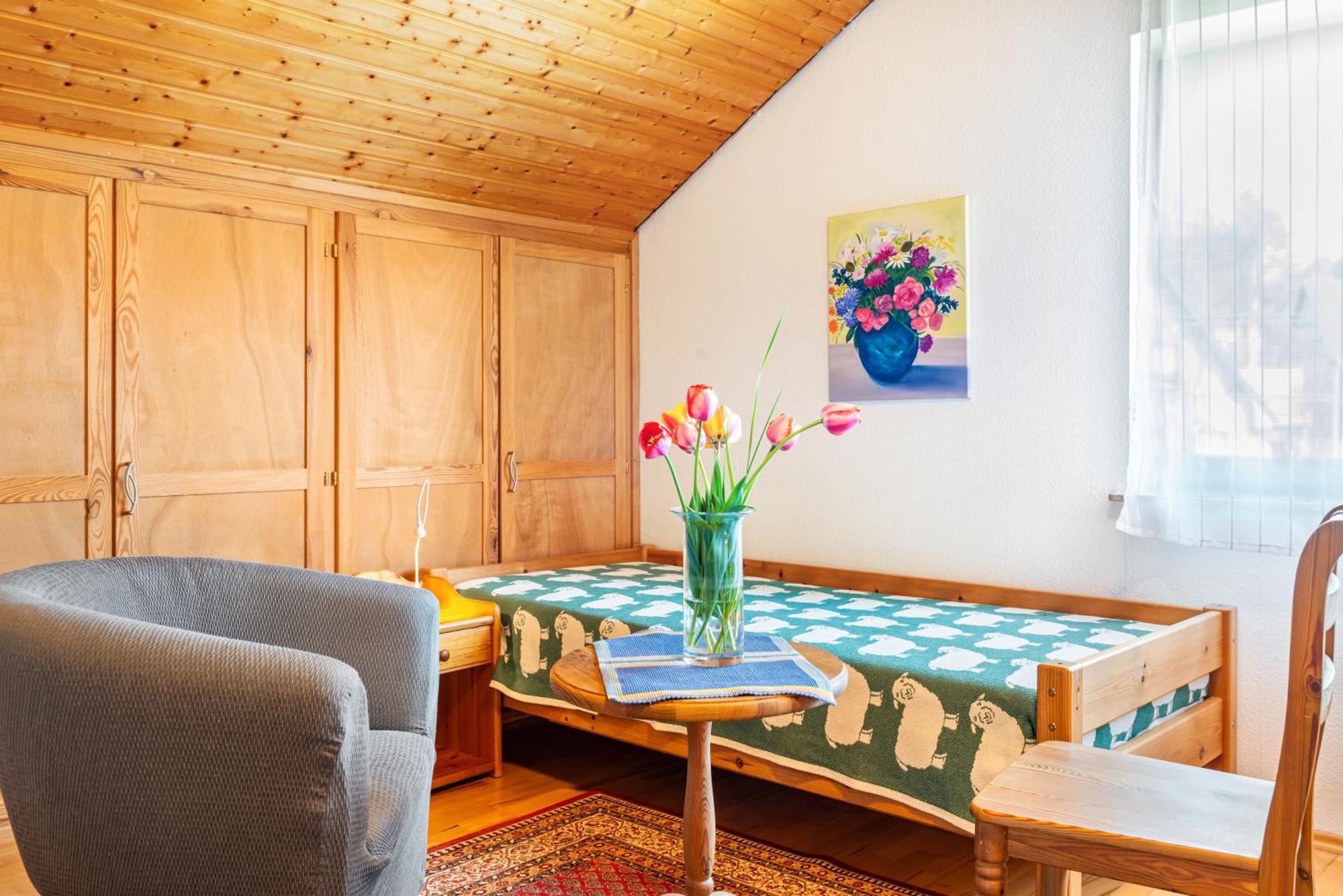 Vronis Ferienwohnungen Muhlingen Esterno foto