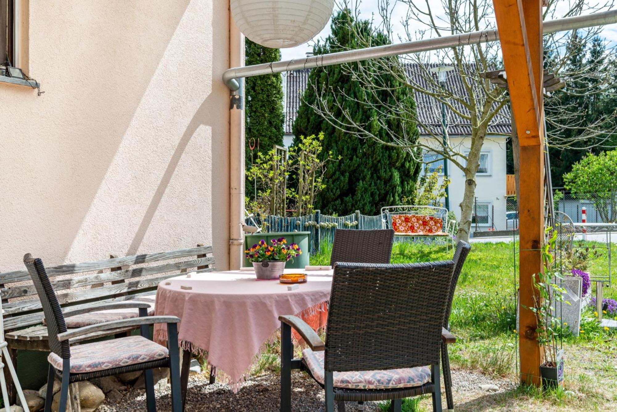 Vronis Ferienwohnungen Muhlingen Esterno foto