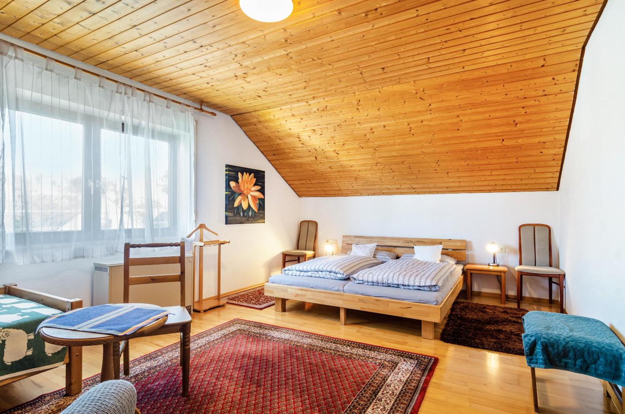 Vronis Ferienwohnungen Muhlingen Esterno foto