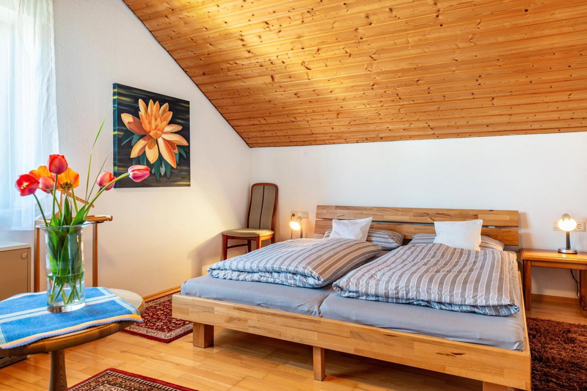 Vronis Ferienwohnungen Muhlingen Esterno foto